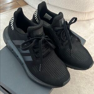 WOMEN'S ADIDAS SWIFT 1.0 RUNNING SHOES